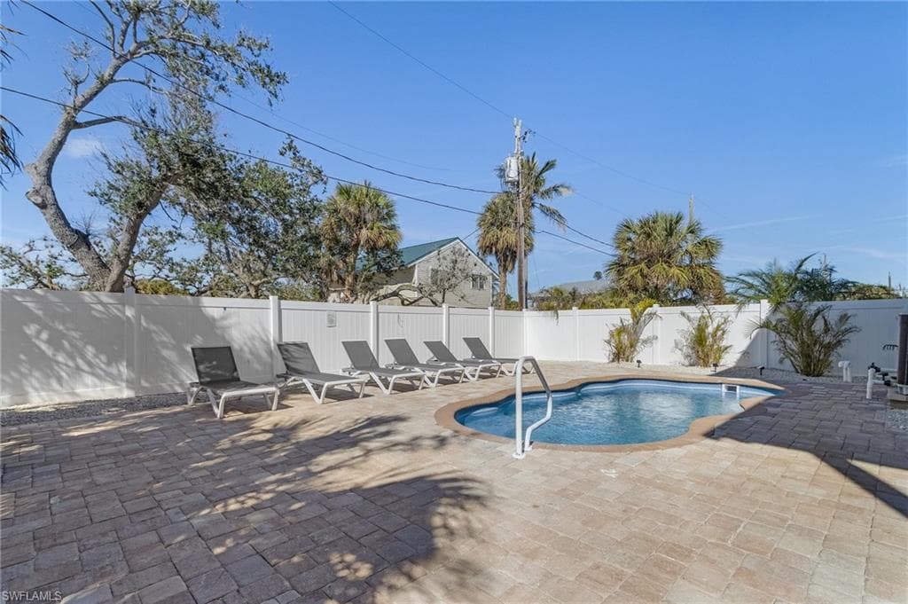 109 Gulfview AVE, FORT MYERS BEACH FL 33931-22