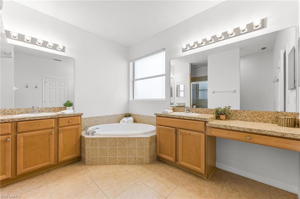 8615 Sumner AVE, FORT MYERS FL 33908-18