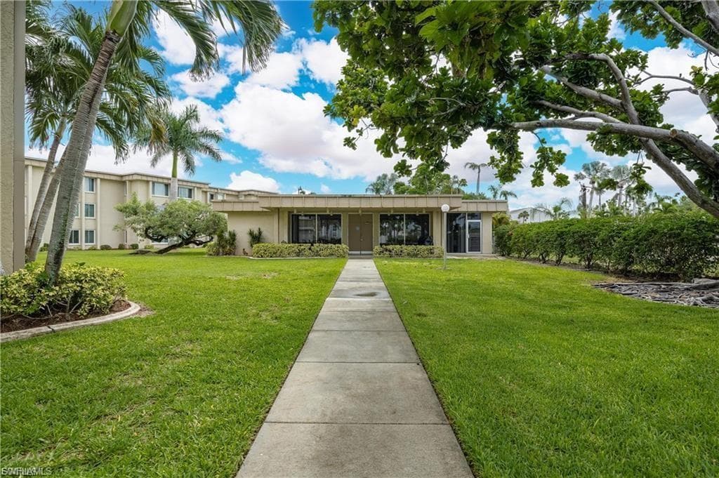 2244 Winkler AVE # 207, FORT MYERS FL 33901-22