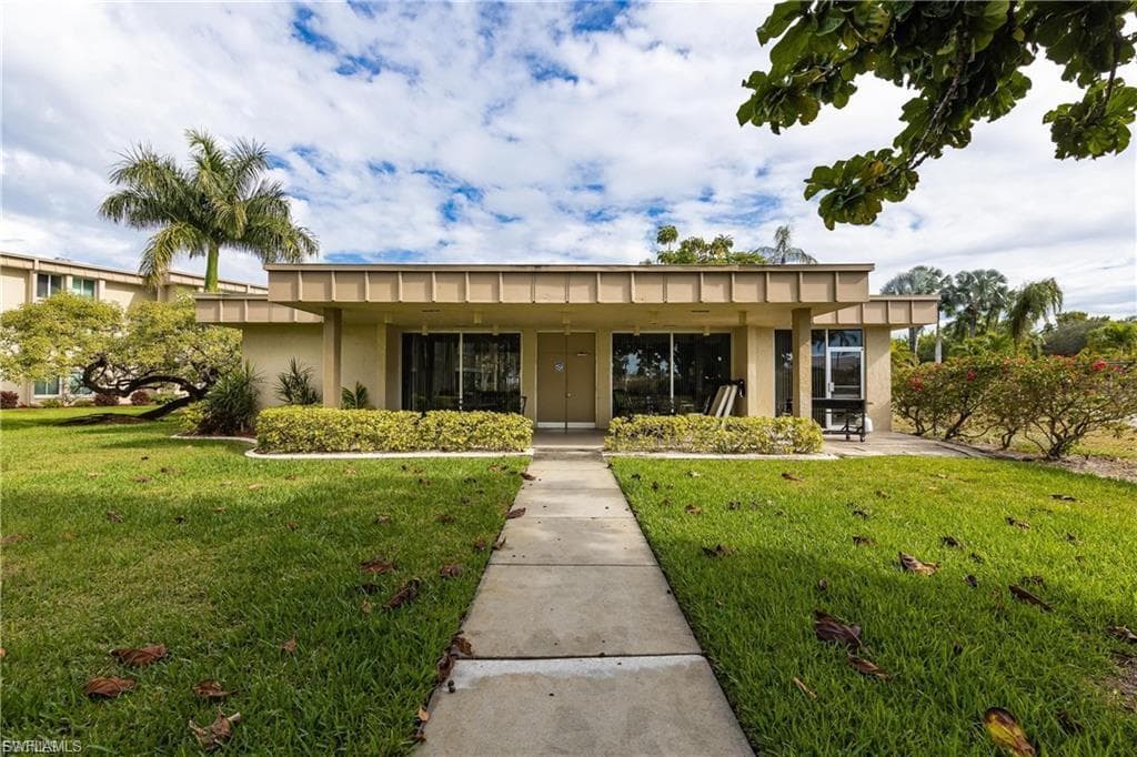 2244 Winkler AVE # 207, FORT MYERS FL 33901-23
