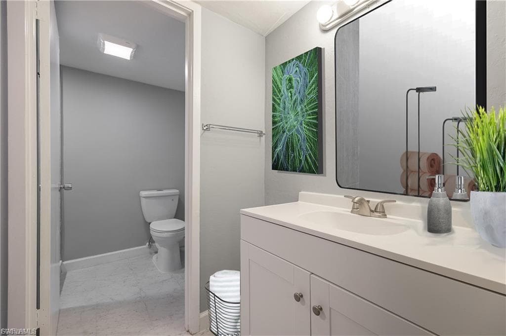 2244 Winkler AVE # 207, FORT MYERS FL 33901-17