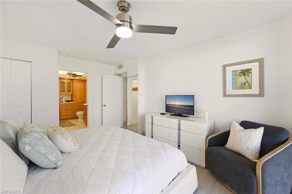 320 Seaview CT # 610, MARCO ISLAND FL 34145-16