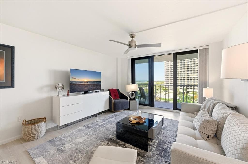 320 Seaview CT # 610, MARCO ISLAND FL 34145-6