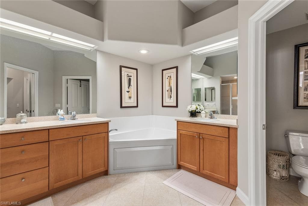 8583 Via Lungomare CIR # 201, ESTERO FL 33928-14