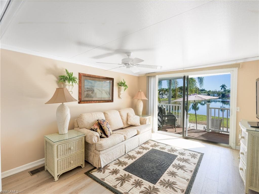 2048 Crystal Lake DR, NAPLES FL 34120-22