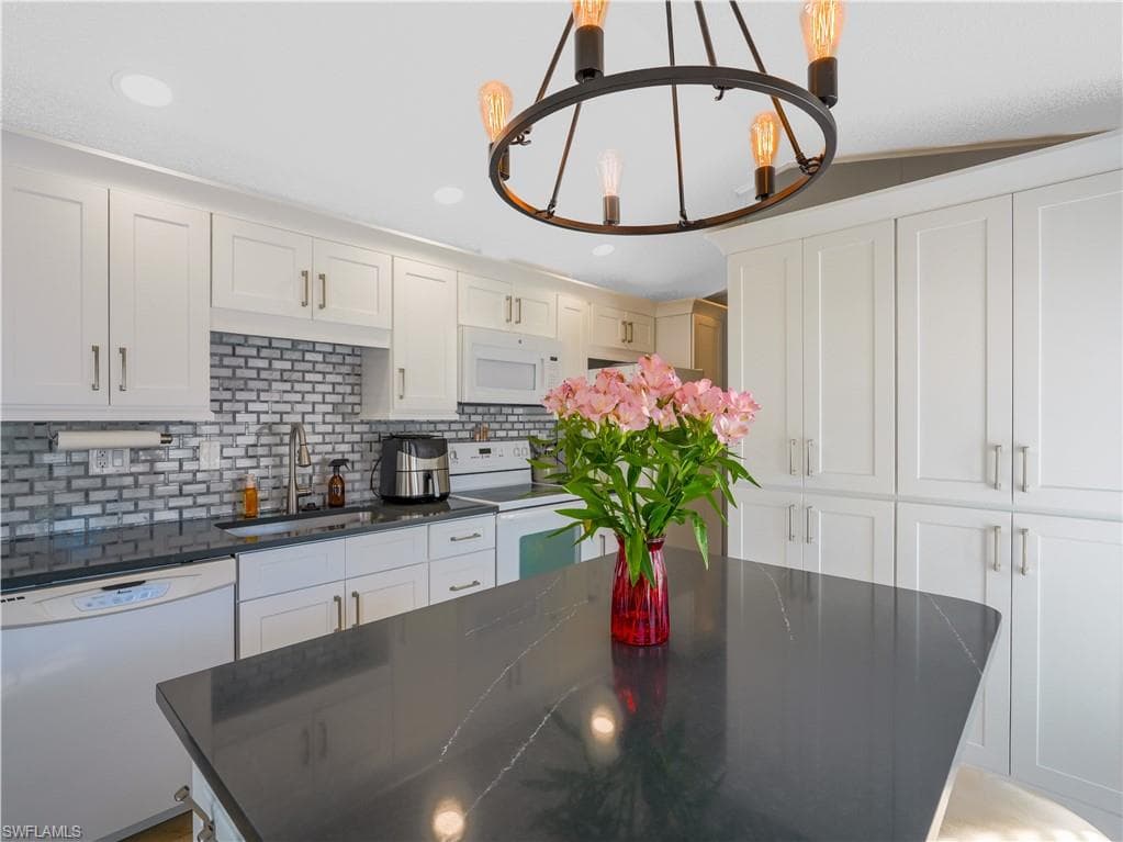 2048 Crystal Lake DR, NAPLES FL 34120-11