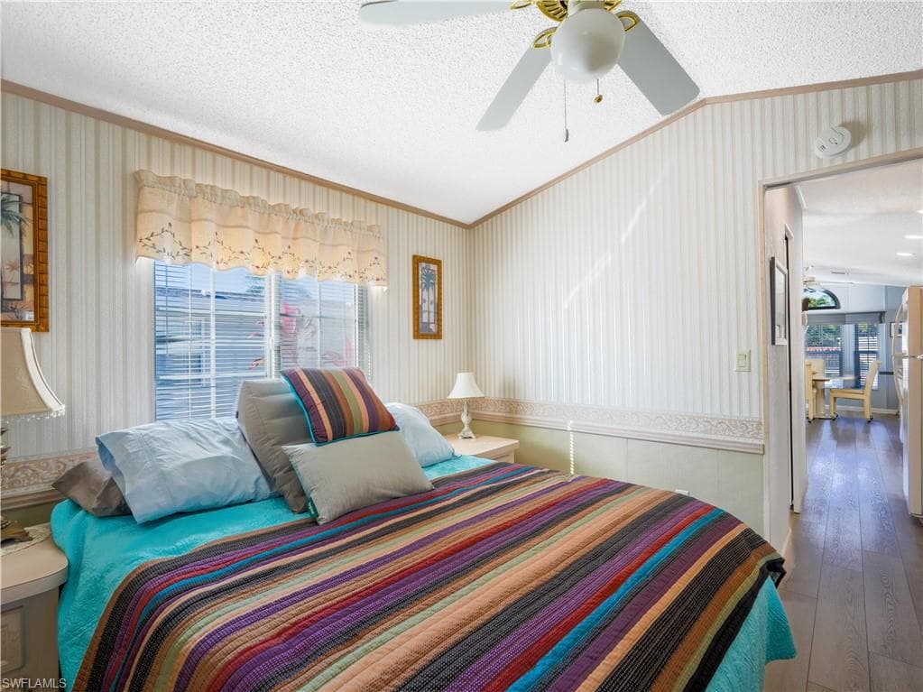 2048 Crystal Lake DR, NAPLES FL 34120-25