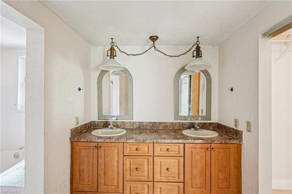 7280 Pelas CIR, NORTH FORT MYERS FL 33917-34