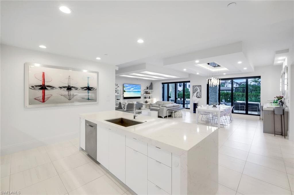 1135 3rd AVE S # 210, NAPLES FL 34102-10