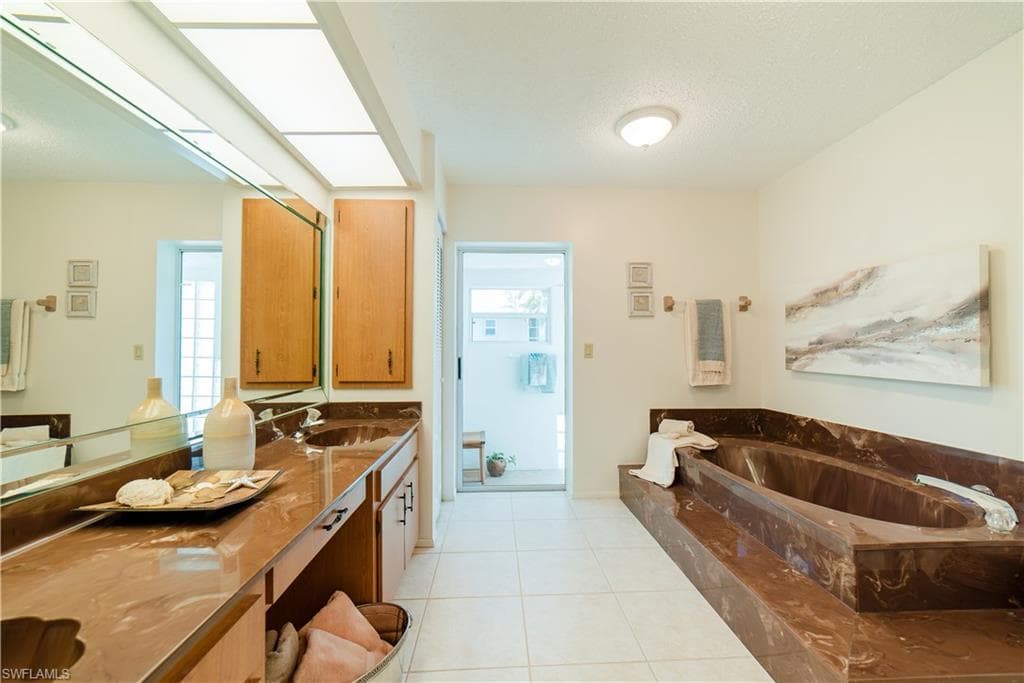 3440 Downing ST W, ENGLEWOOD FL 34224-21