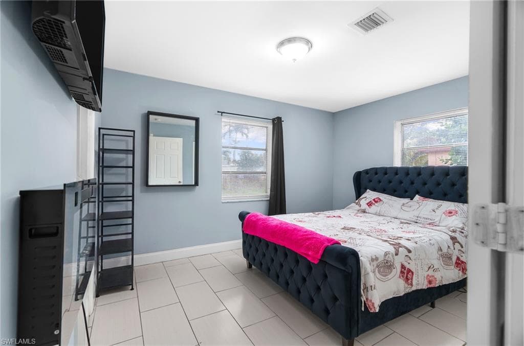 1475 7th ST, WEST PALM BEACH FL 33401-35