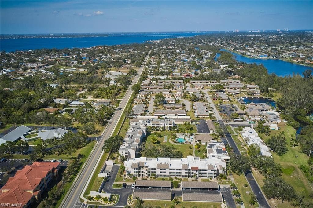 5959 Winkler RD # 307, FORT MYERS FL 33919-27