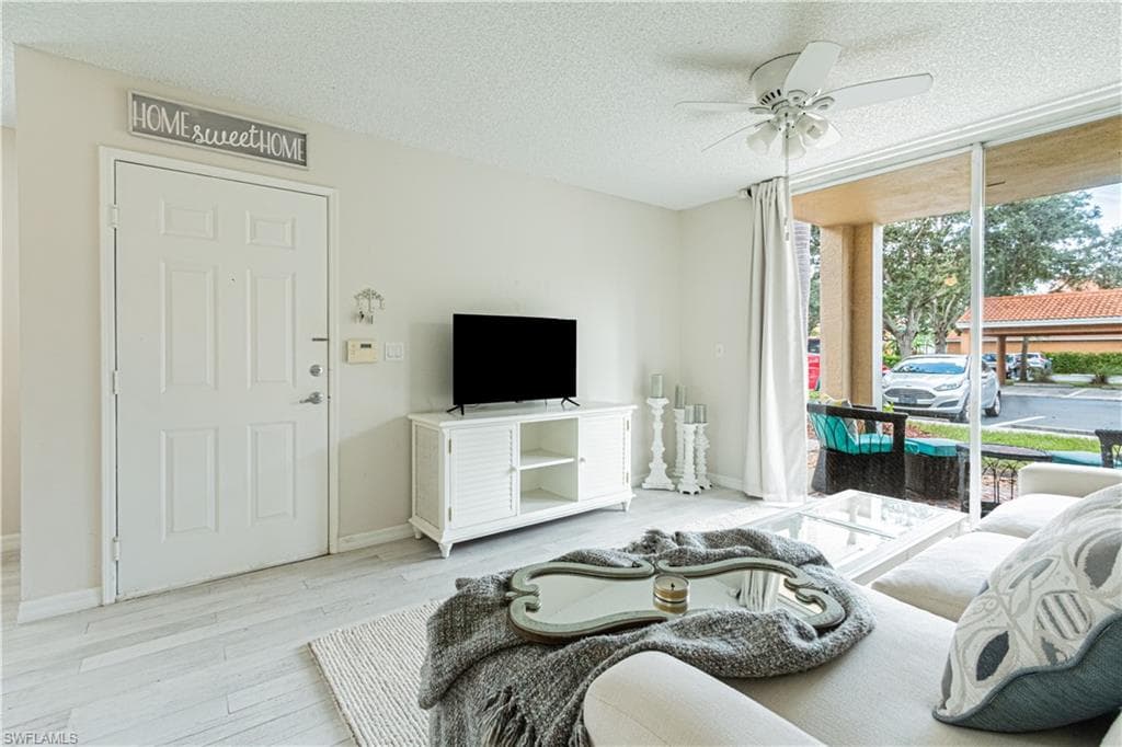 1260 Wildwood Lakes BLVD # 107, NAPLES FL 34104-2