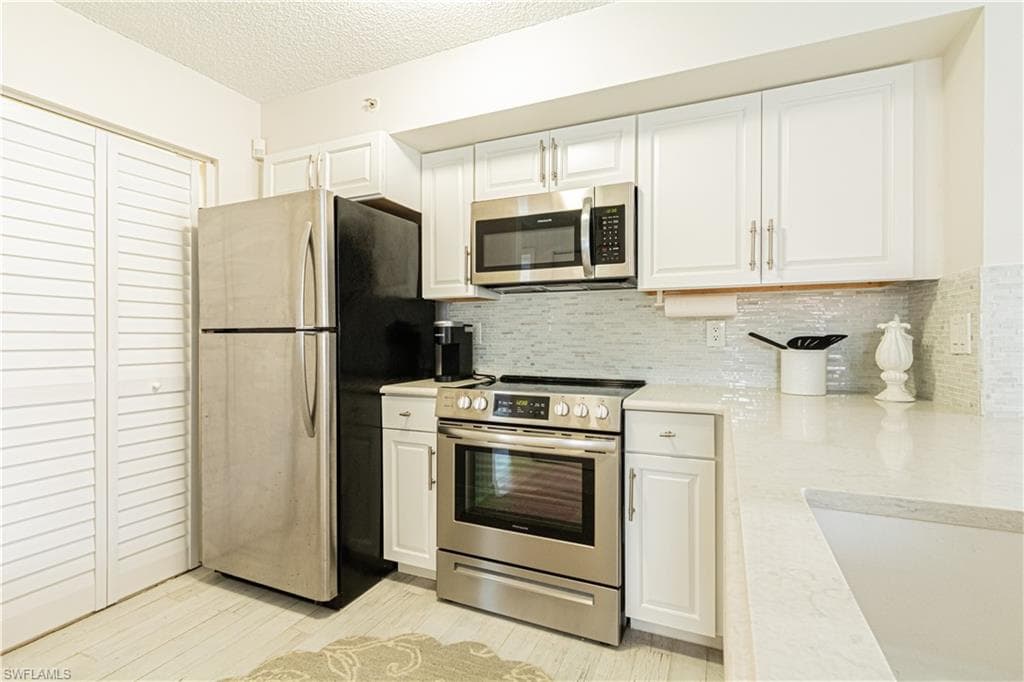 1260 Wildwood Lakes BLVD # 107, NAPLES FL 34104-4