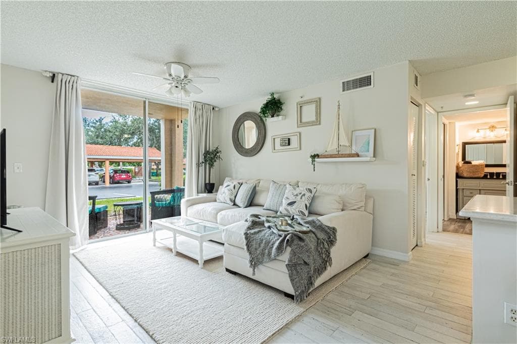 1260 Wildwood Lakes BLVD # 107, NAPLES FL 34104-3