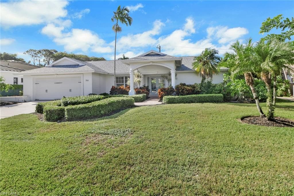 750 Southern Pines DR, NAPLES FL 34103-1