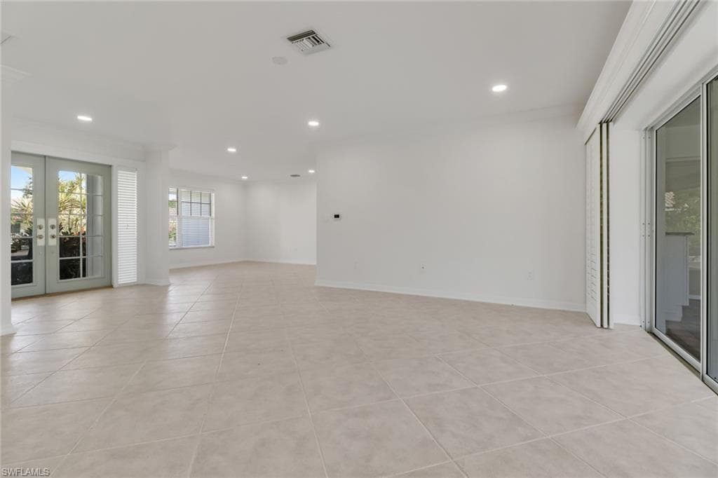 750 Southern Pines DR, NAPLES FL 34103-5