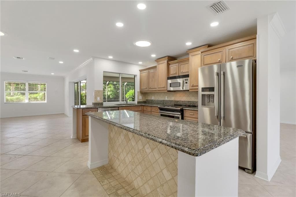 750 Southern Pines DR, NAPLES FL 34103-8