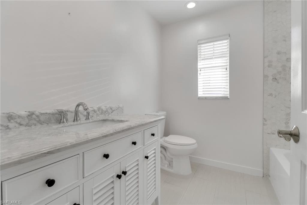 750 Southern Pines DR, NAPLES FL 34103-23