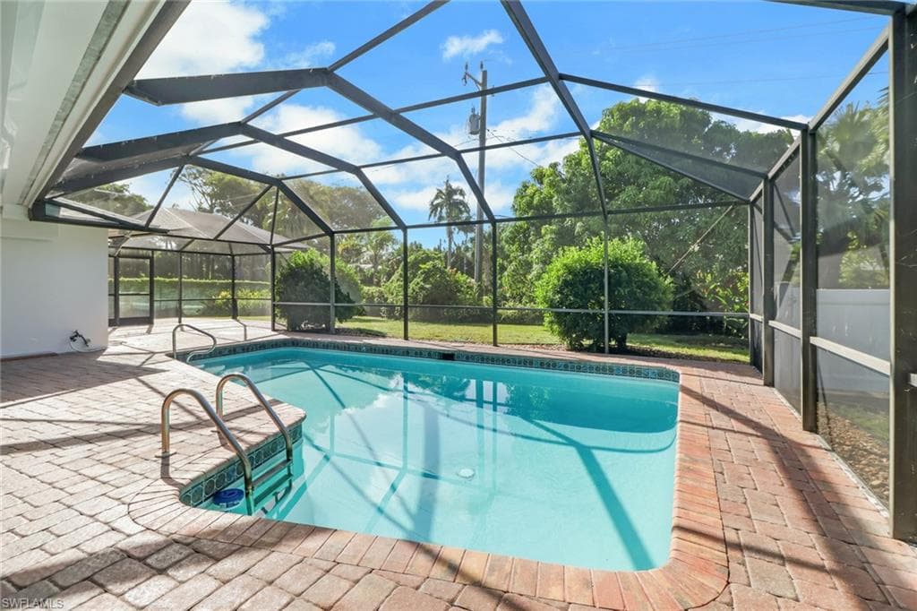 750 Southern Pines DR, NAPLES FL 34103-30