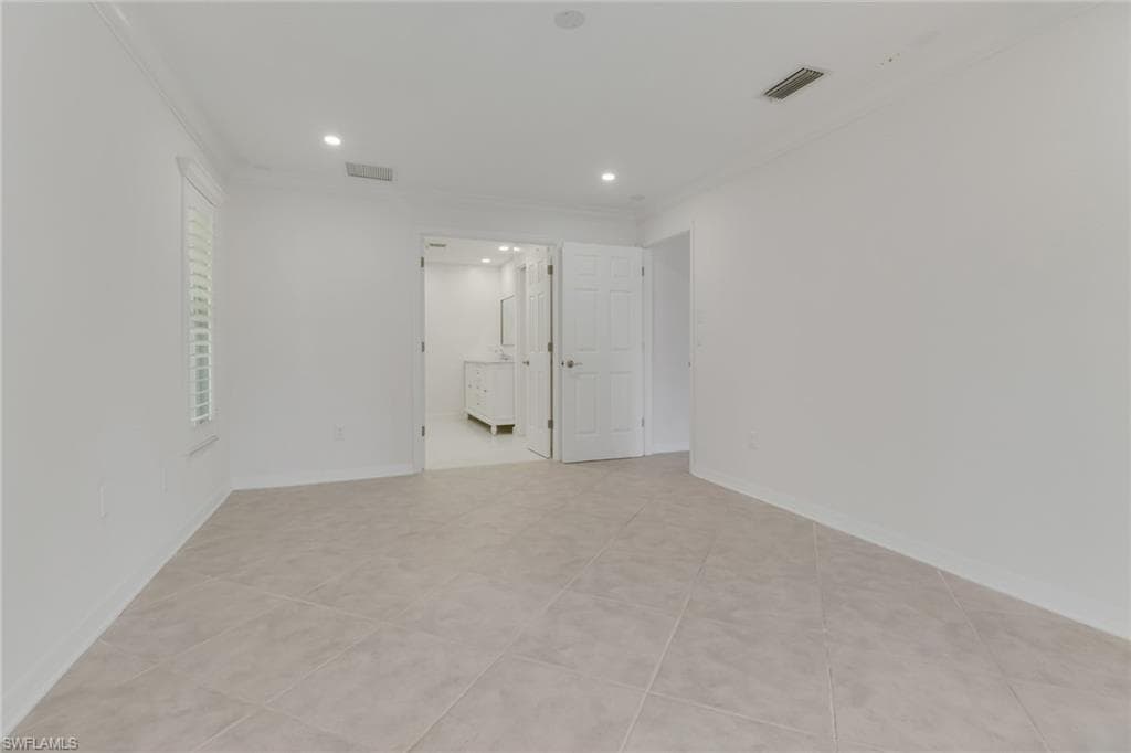 750 Southern Pines DR, NAPLES FL 34103-20