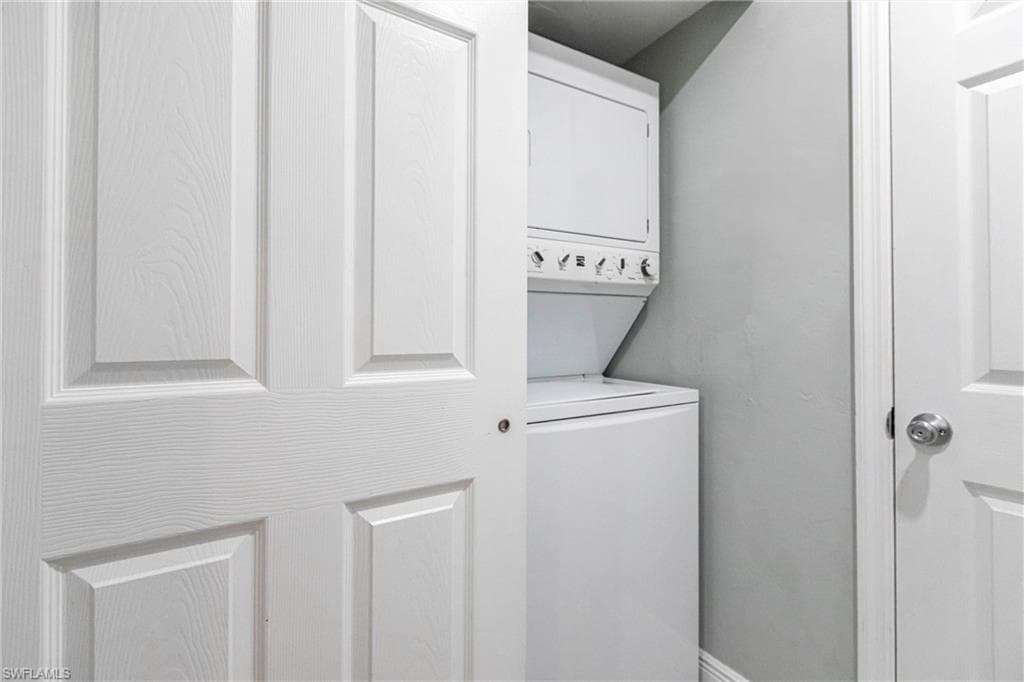 1323 Solana RD # 2, NAPLES FL 34103-26