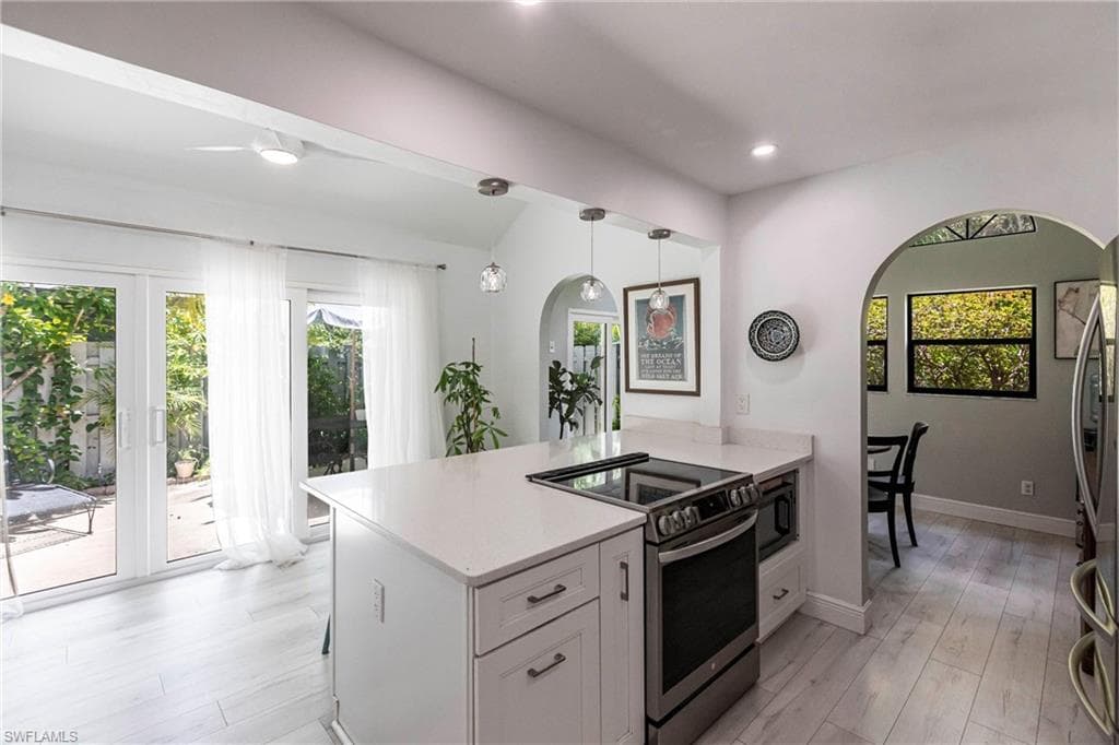 1323 Solana RD # 2, NAPLES FL 34103-11