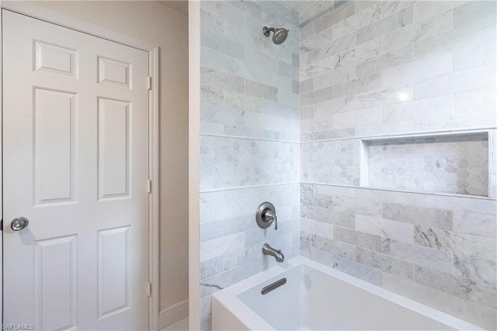 1323 Solana RD # 2, NAPLES FL 34103-25