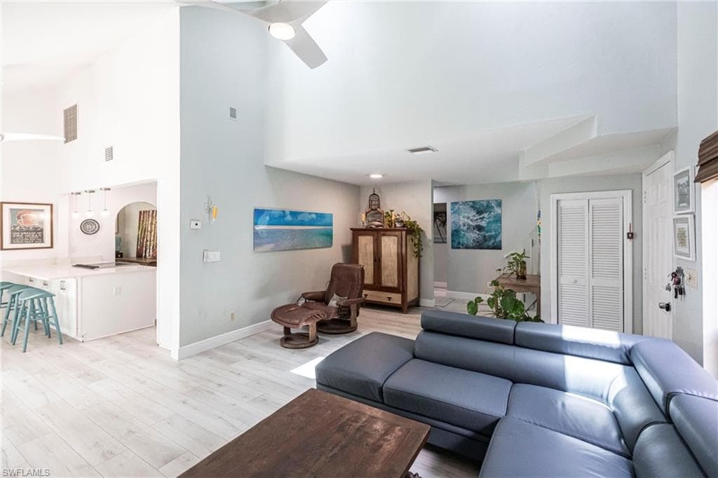 1323 Solana RD # 2, NAPLES FL 34103-6