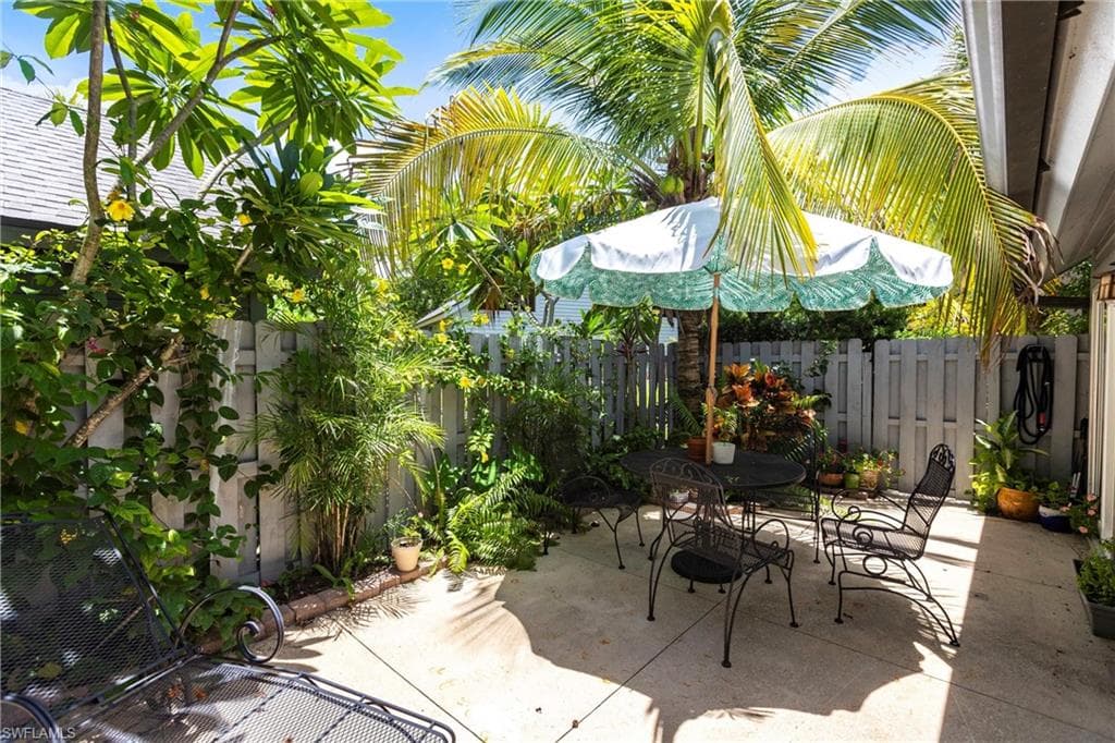 1323 Solana RD # 2, NAPLES FL 34103-27