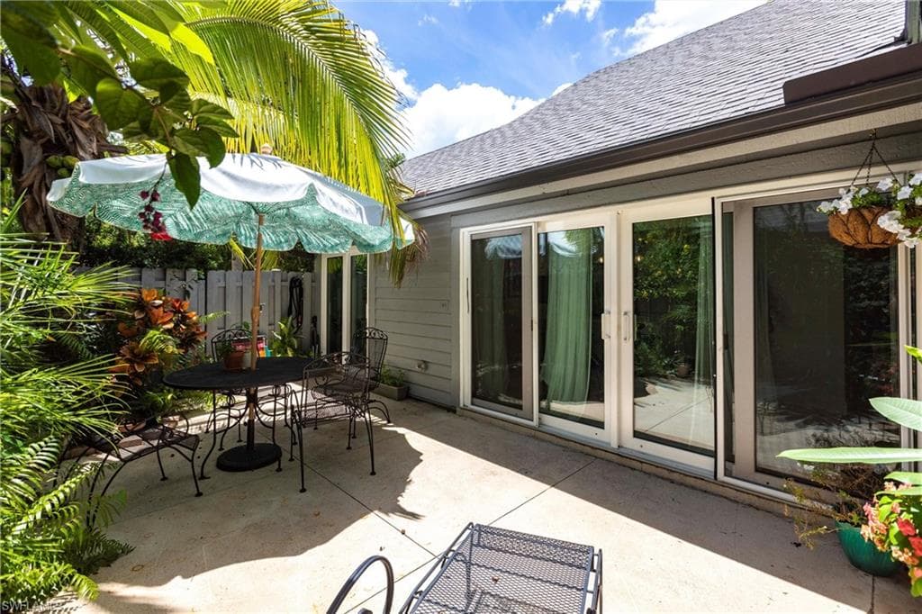 1323 Solana RD # 2, NAPLES FL 34103-30