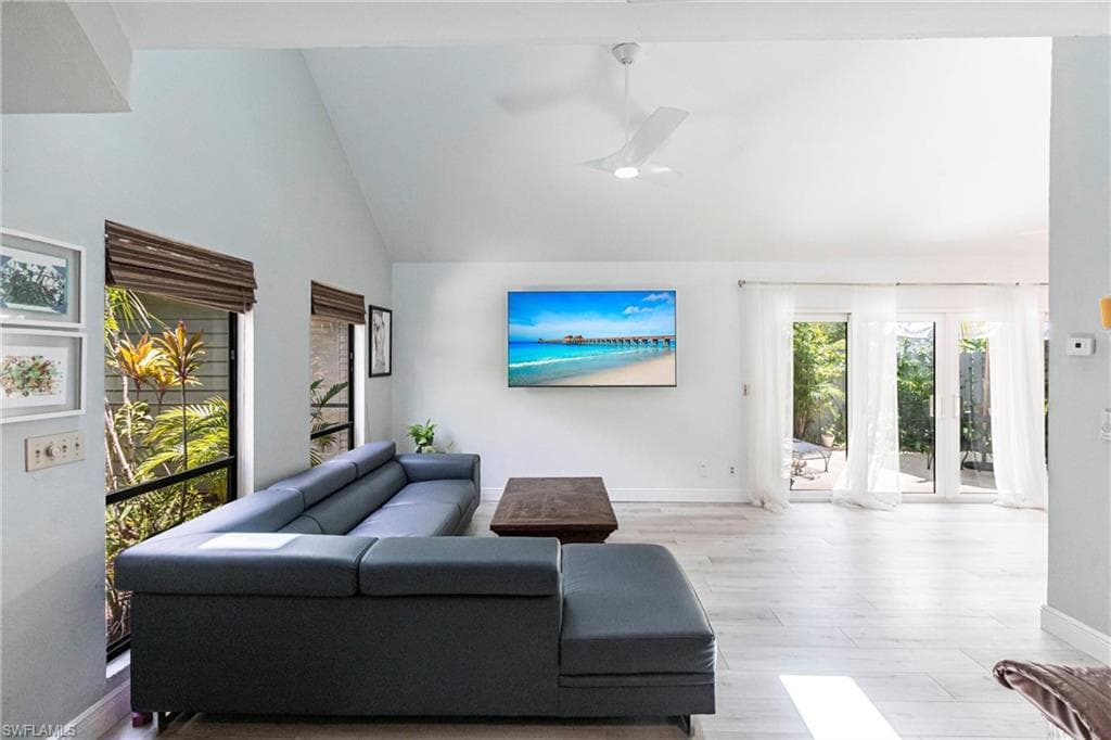 1323 Solana RD # 2, NAPLES FL 34103-3