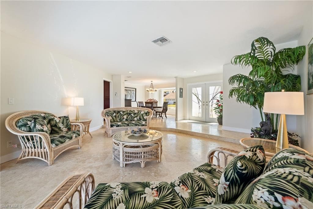 6104 Deer RUN, FORT MYERS FL 33908-8