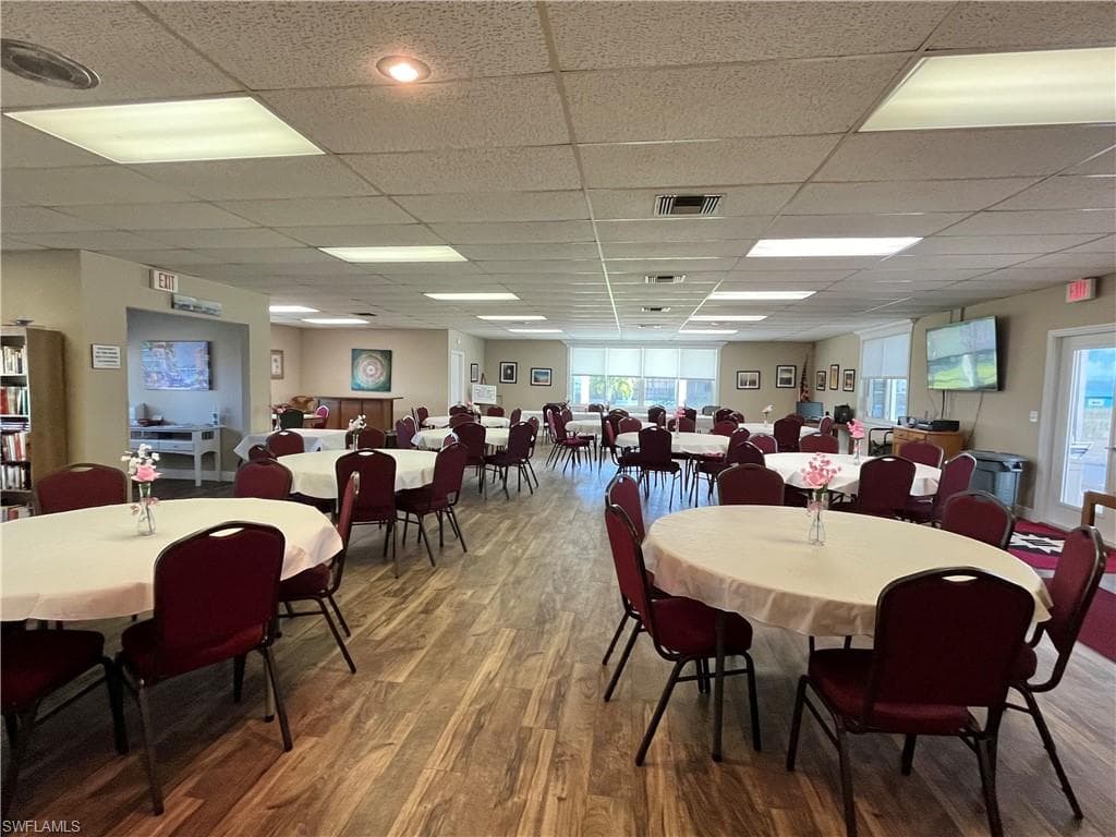 6986 Winkler RD, FORT MYERS FL 33919-42