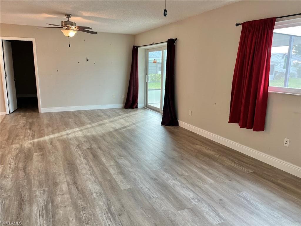 6986 Winkler RD, FORT MYERS FL 33919-14