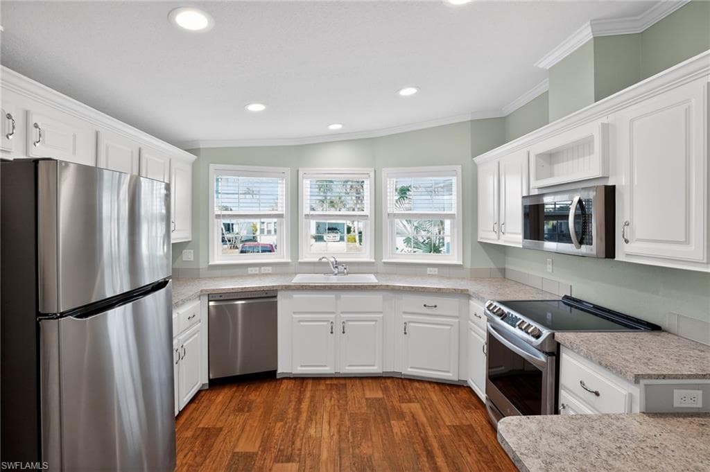 516 Menton LN, NAPLES FL 34112-12