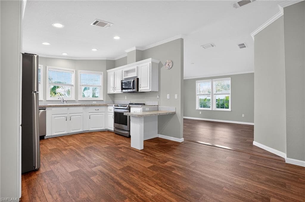 516 Menton LN, NAPLES FL 34112-9