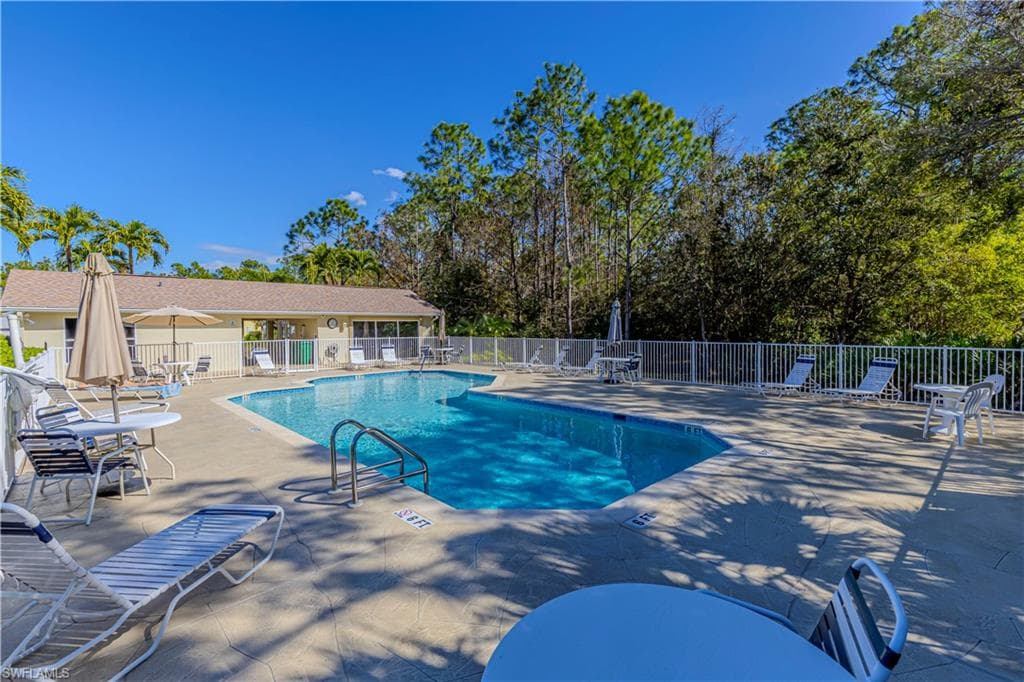 5474 Whitten DR # 12, NAPLES FL 34104-35