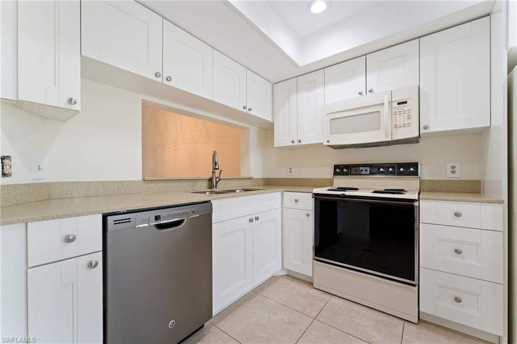 805 Augusta BLVD # 6, NAPLES FL 34113-17