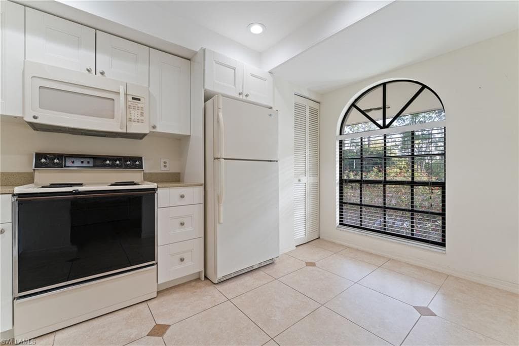 805 Augusta BLVD # 6, NAPLES FL 34113-18