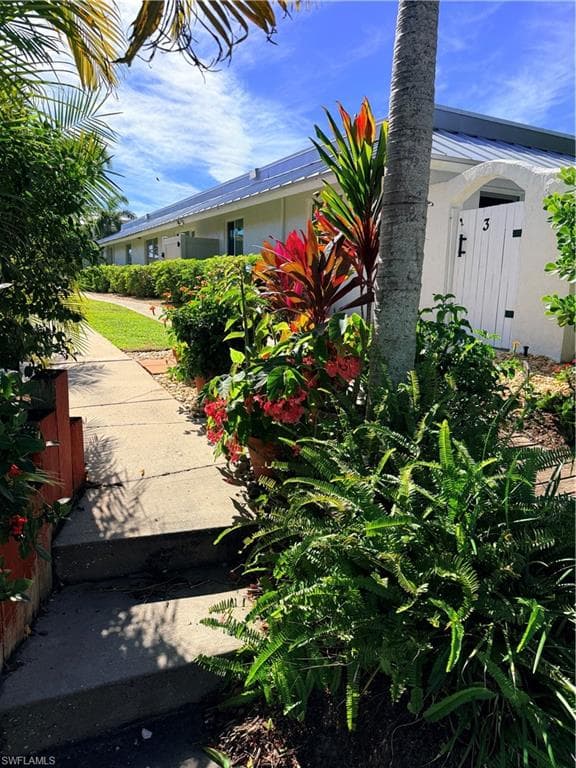 1575 Curlew AVE W # 1, NAPLES FL 34102-6