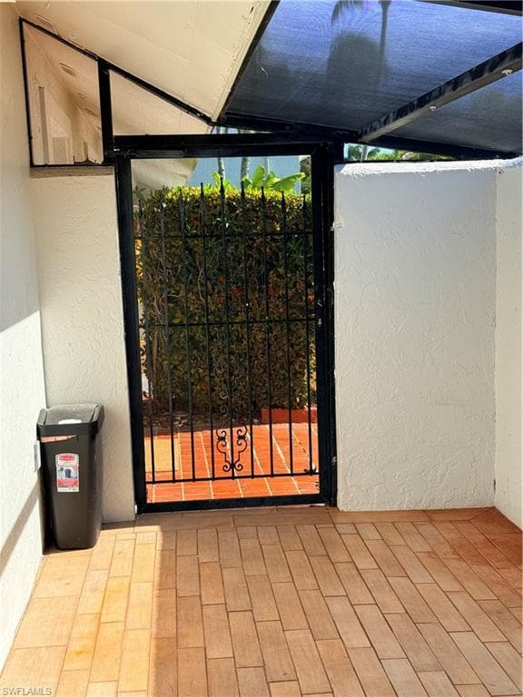 1575 Curlew AVE W # 1, NAPLES FL 34102-18