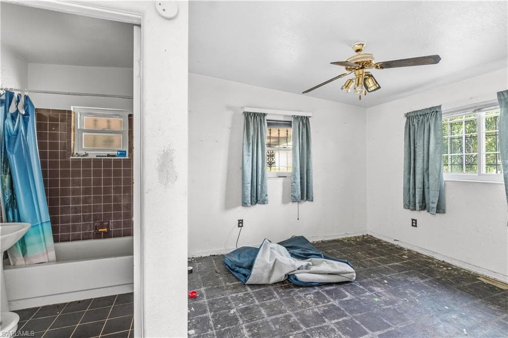 1417 Gardenia AVE, FORT MYERS FL 33916-2