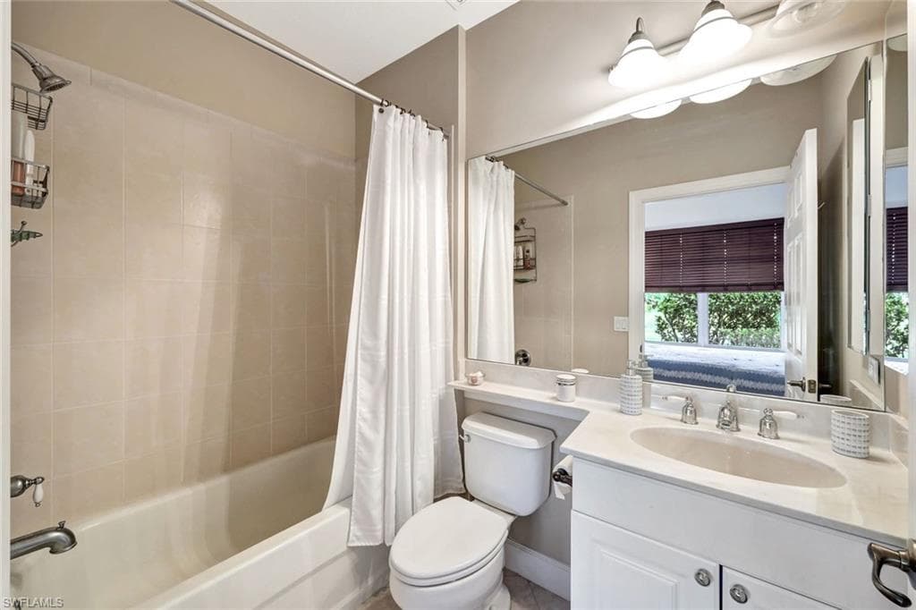 9193 Quartz LN # 102, NAPLES FL 34120-26