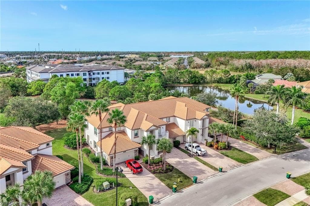 9193 Quartz LN # 102, NAPLES FL 34120-1