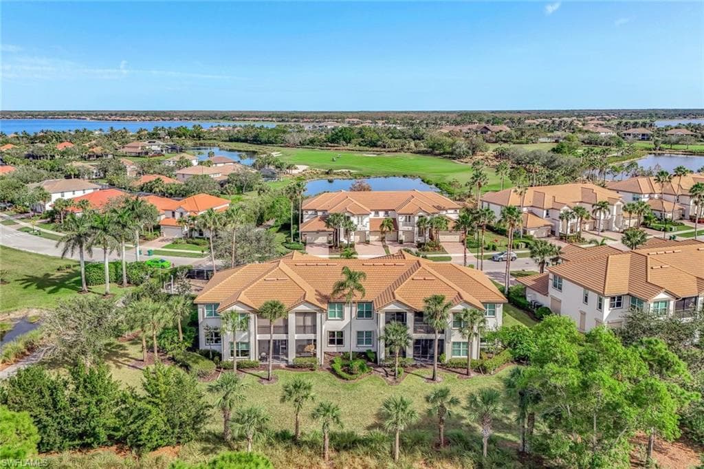 9193 Quartz LN # 102, NAPLES FL 34120-32