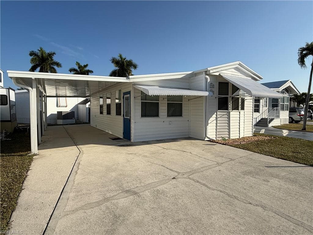11182 Sunglow LN, FORT MYERS FL 33908-5