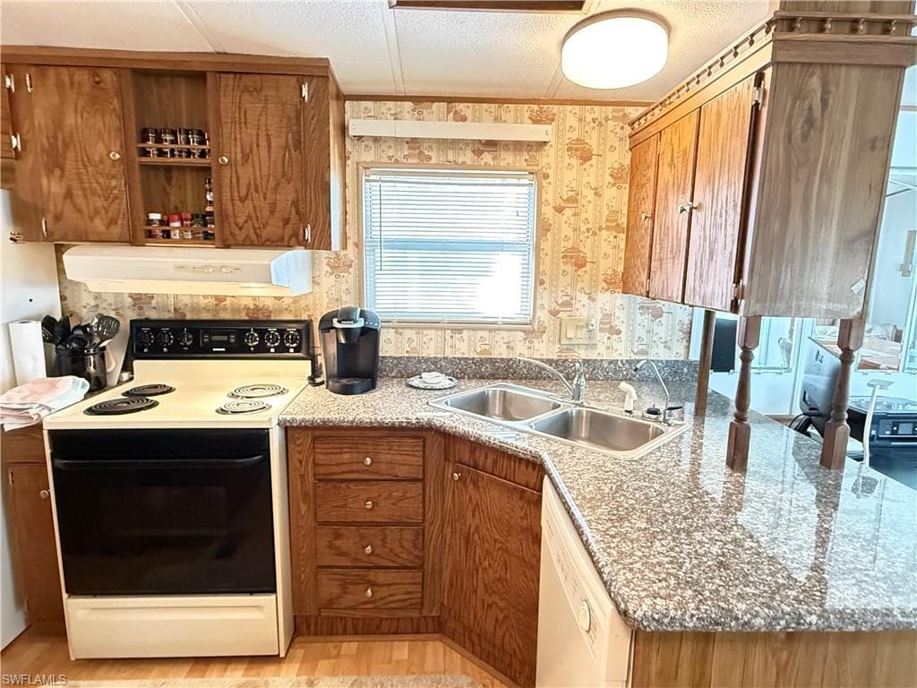 11182 Sunglow LN, FORT MYERS FL 33908-13