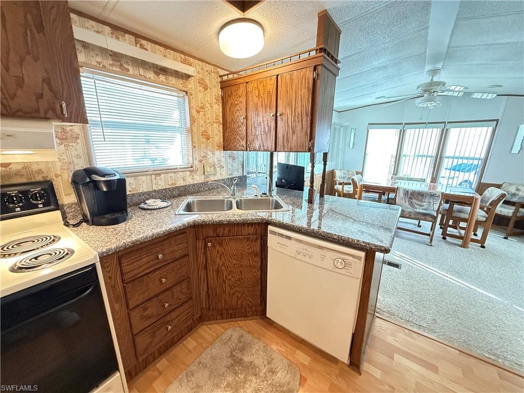 11182 Sunglow LN, FORT MYERS FL 33908-14