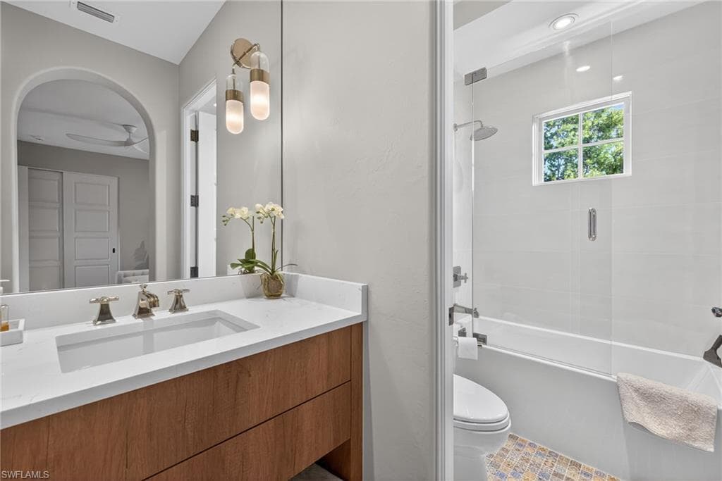 16469 Celebrita CT, NAPLES FL 34110-33